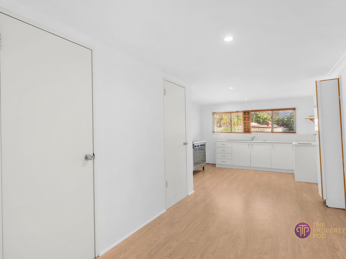 17 Church Street (Studio), Kelmscott