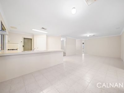 13 Woodspring Trail, Canning Vale