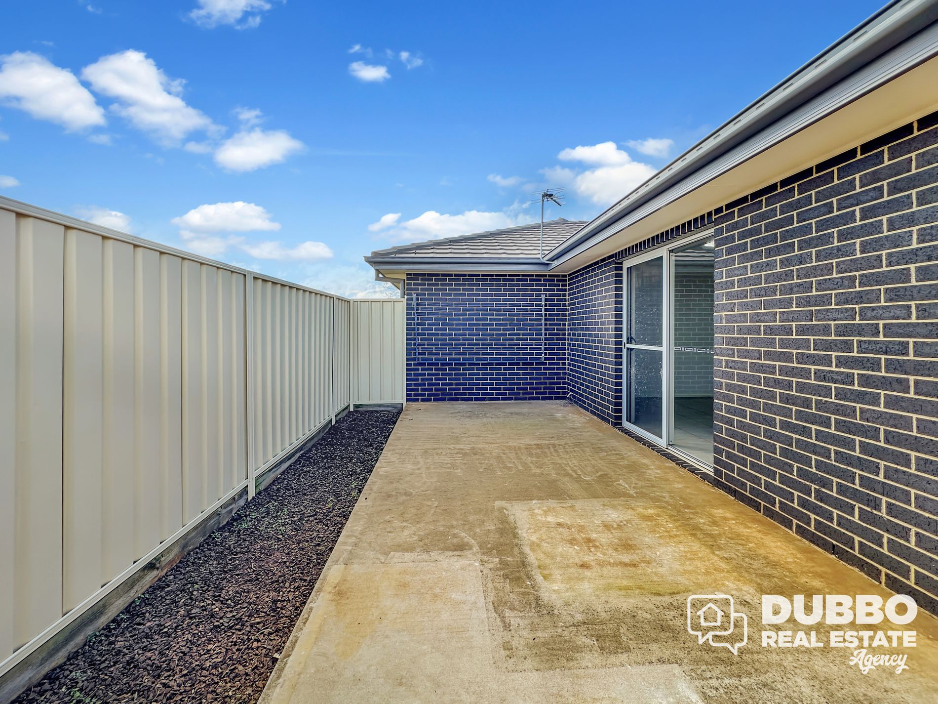 22A Hindmarsh Esplanade, Dubbo