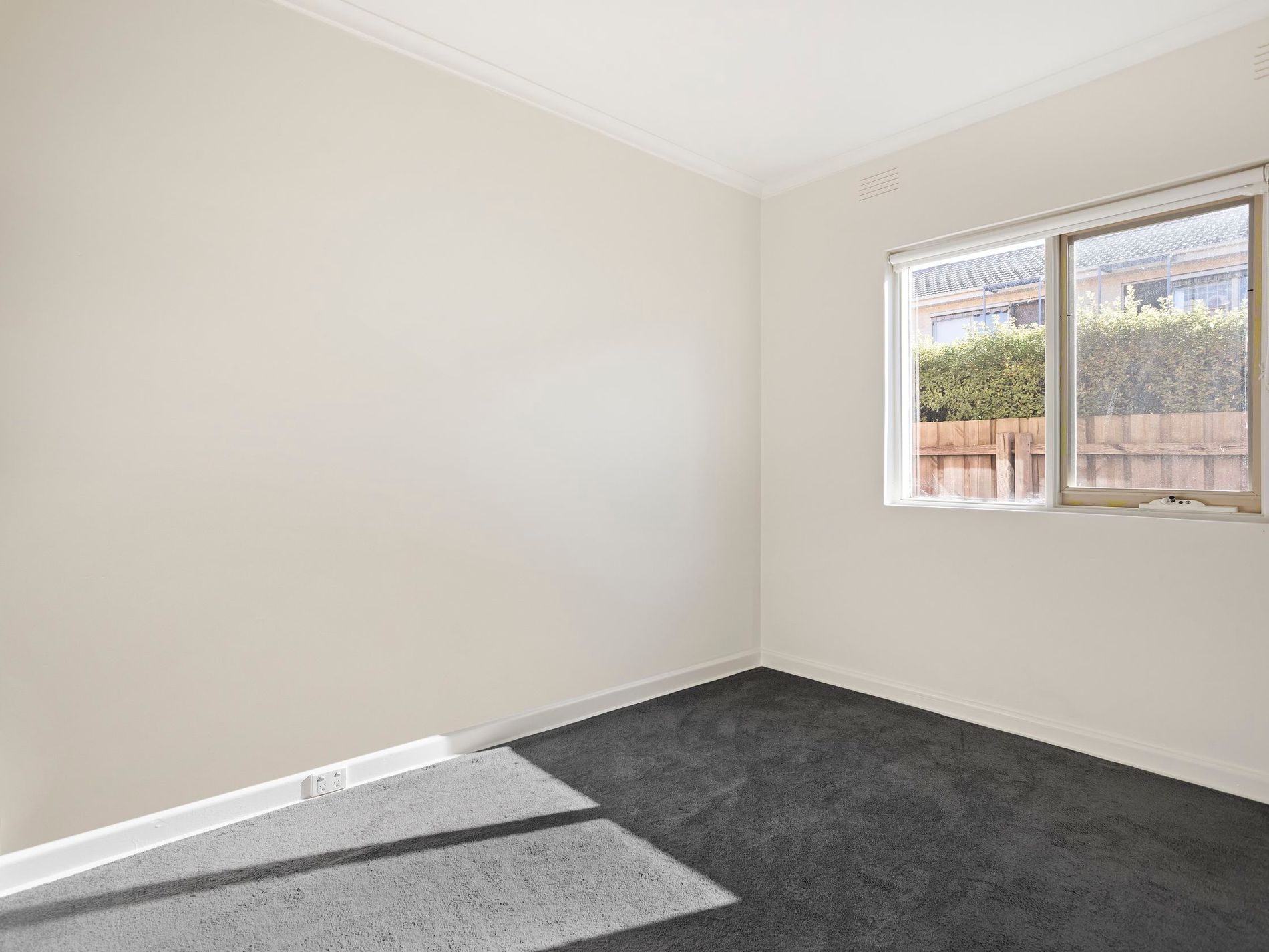 4/4 Rosedale Avenue, Glen Huntly