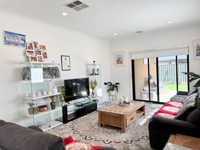 10 Law Court, Wyndham Vale