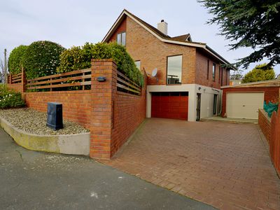 110 Larnach Road, Vauxhall