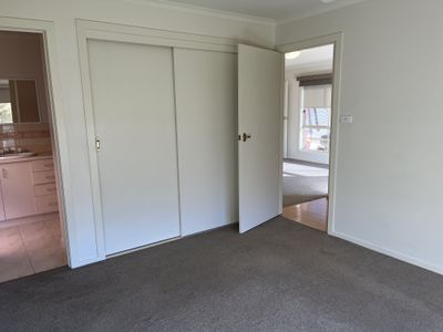 10 Dendle Street, Leopold
