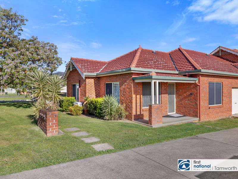 1 / 4 Cowper Close, Tamworth