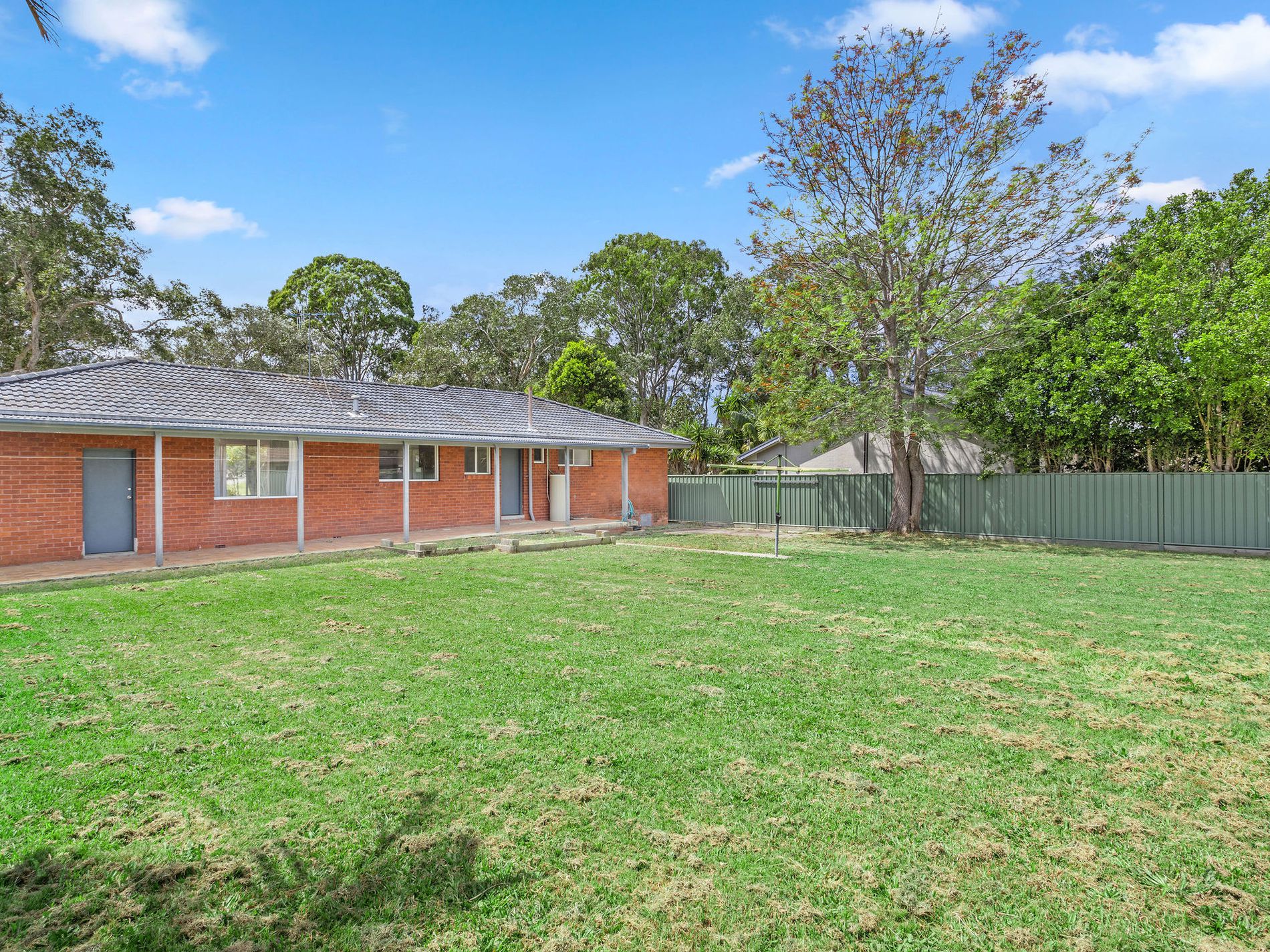 211 The Lakes Way, Forster