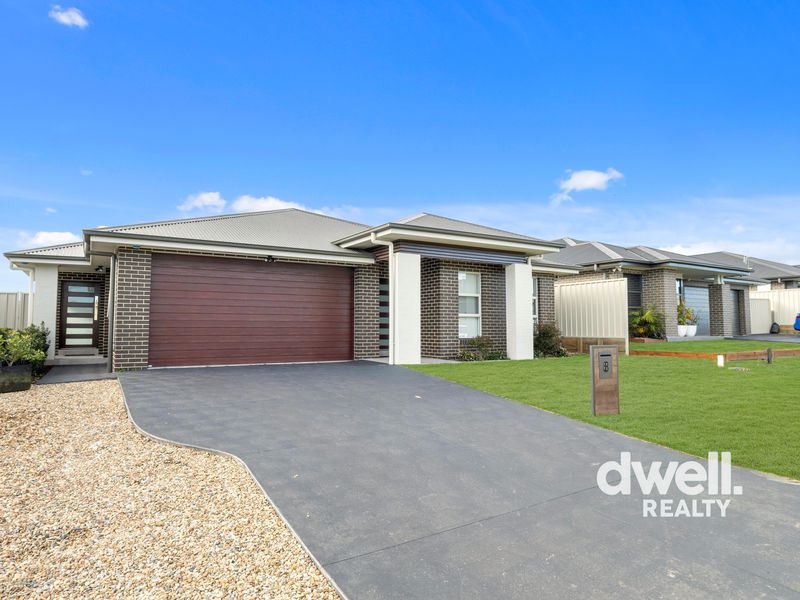 8 ASPROMONTE DRIVE, South Nowra