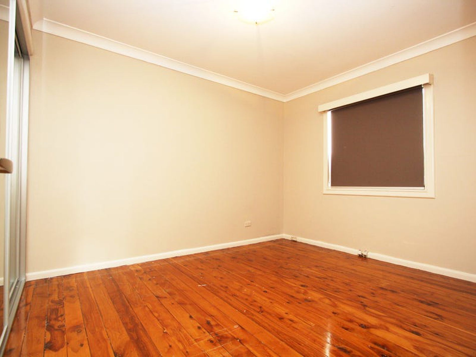 32 Robertson Road, Chester Hill