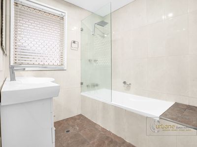 3 & 3A Tent Street, Kingswood