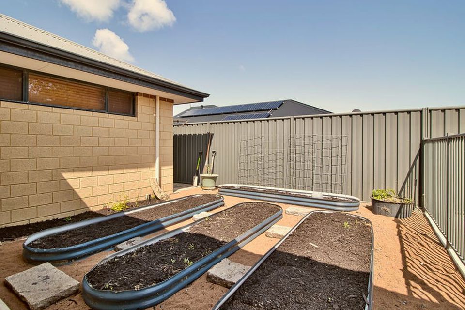 17 Lemon Gum Drive , Baldivis