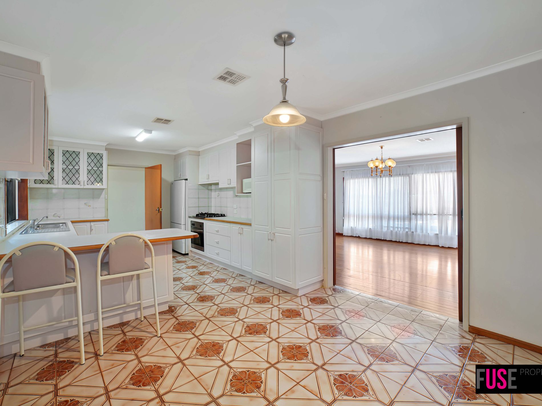 16 Fairmount Crescent, Karabar