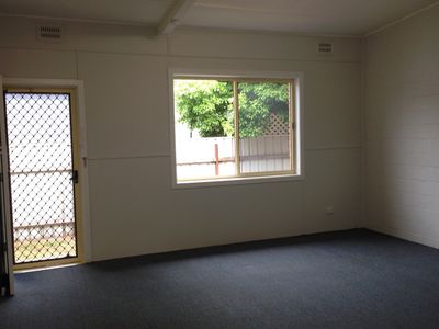 2 / 24 Addison Avenue, Lake Illawarra