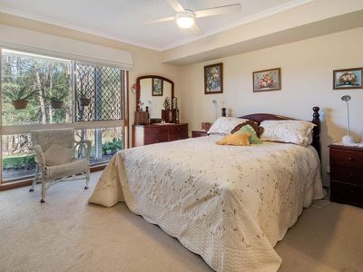 8 Brushwood Drive, Parkwood
