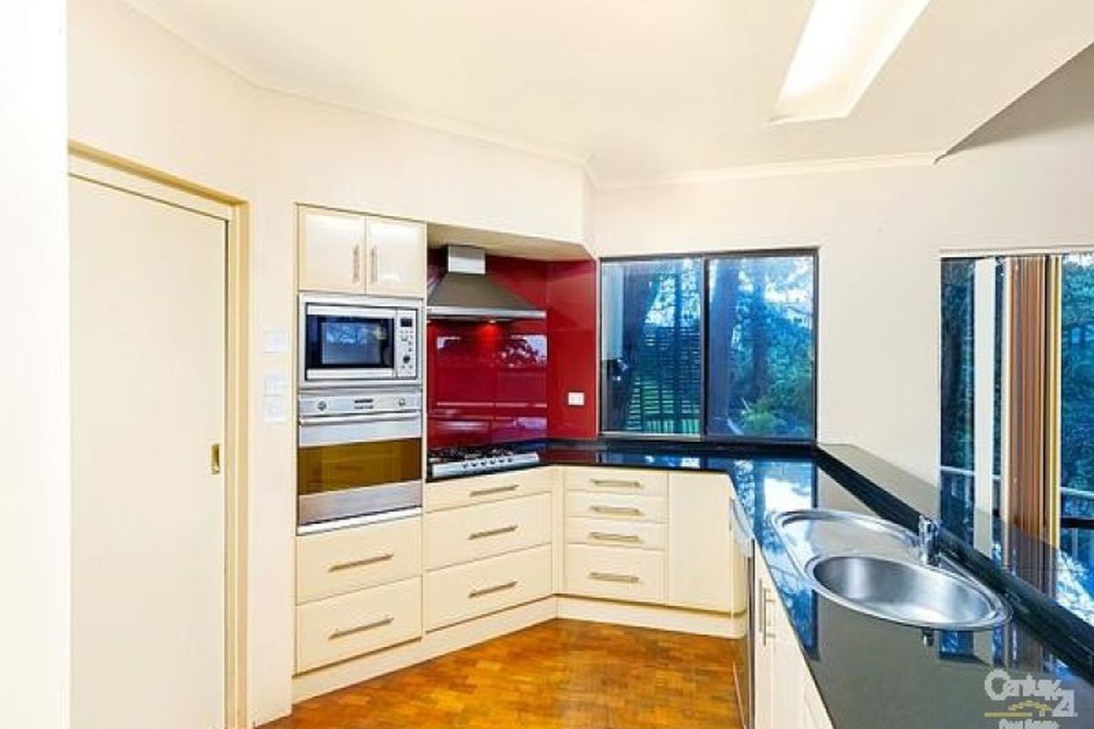 12 Bradleys Road, North Avoca