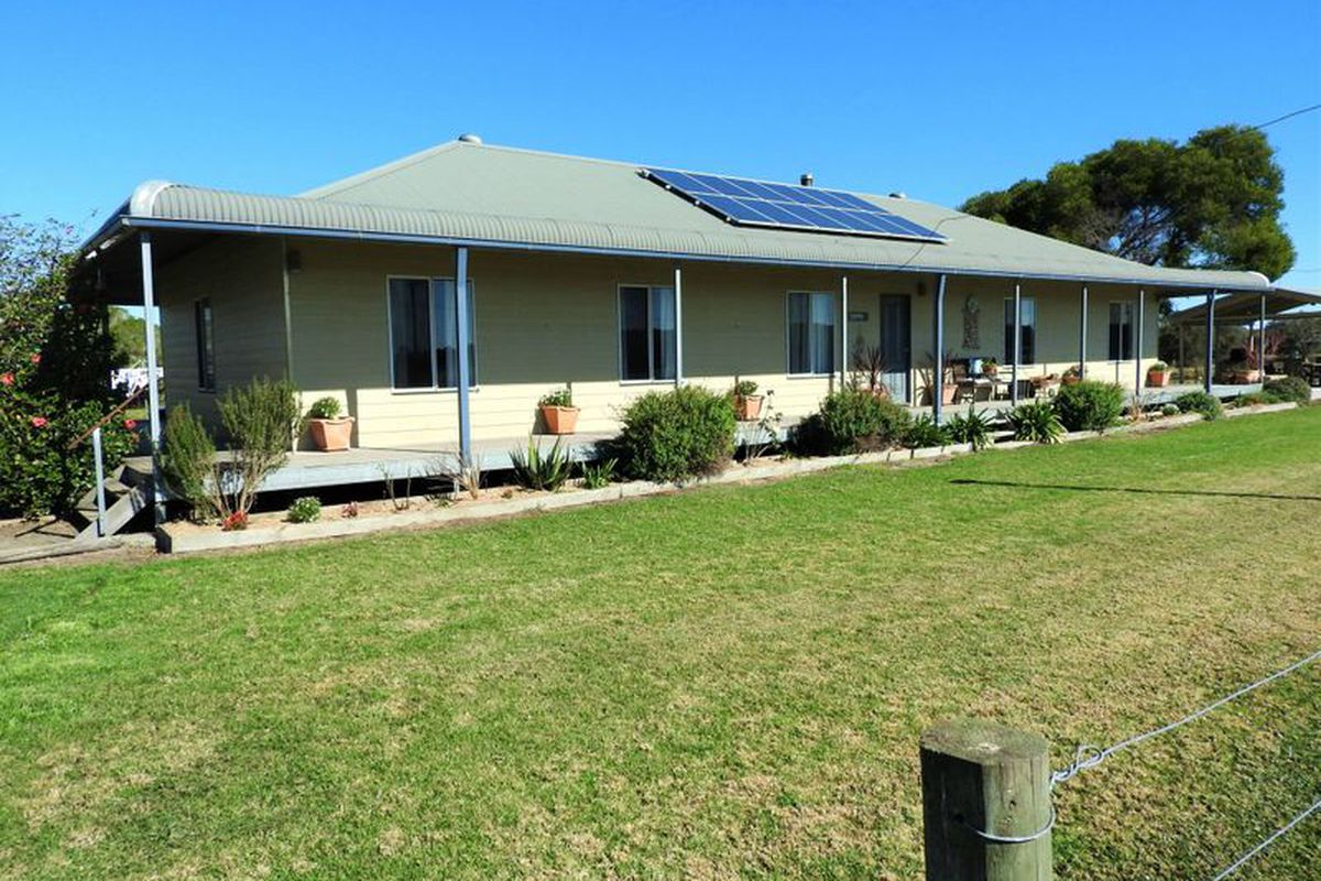 812 Manning Point Road, Oxley Island
