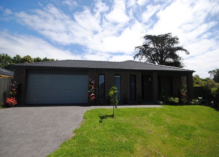 4 Neptune Avenue North, Portland