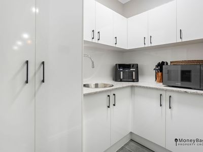 12-16 Martin Place, Tamborine