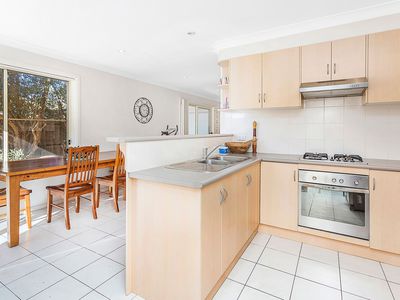 2 / 16 Seymour Drive, Flinders