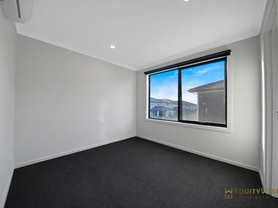 9 Interlaken Avenue, Manor Lakes