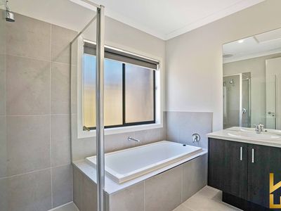12 Forestgold Street, Tarneit