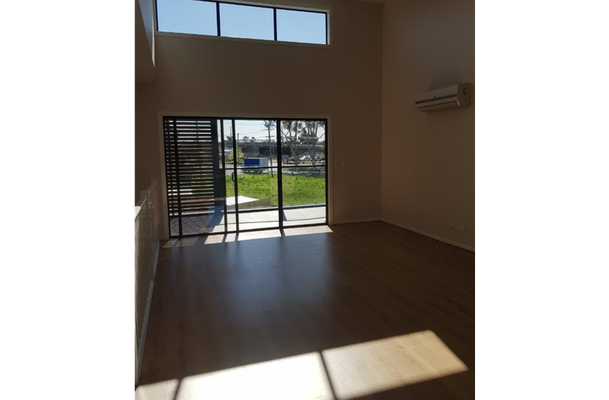 2 / 3-5 Crockett Avenue, Craigieburn