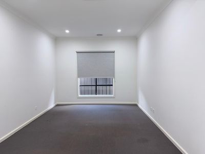 7 Canal Way, Craigieburn
