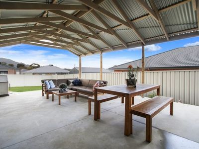 9 Eyre Ct, Lavington