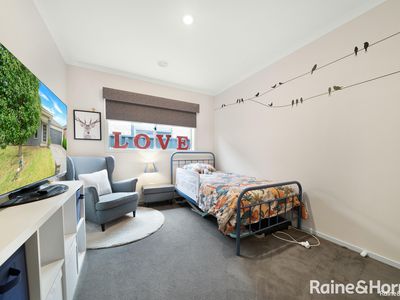 9 Talisker Street, Tarneit