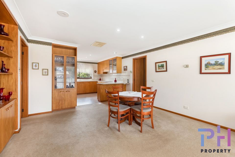 11 Melbury Court, Epsom