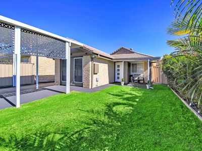 16 Magdalene Street, Wynnum West