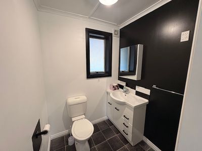 96 South Road, The Glen