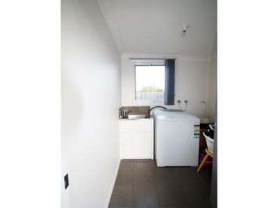 2 / 99 Old Bass Highway, Wynyard