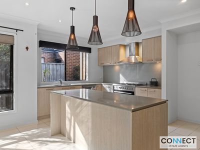 9 Stoneleigh Road, Cranbourne North