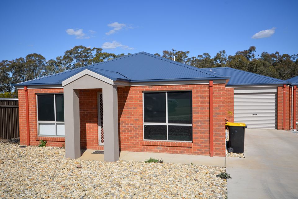 1 / 4 Rosemary Court, Golden Square