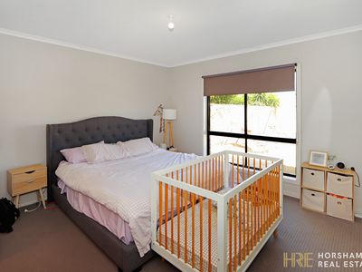 5 Matthews Court, Horsham