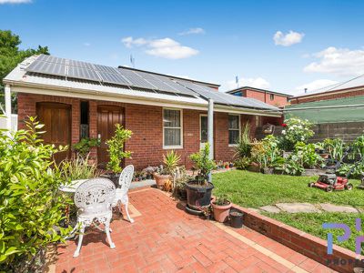 8A Mackenzie Street West, Golden Square