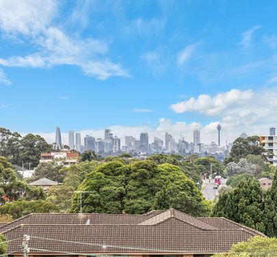 100 / 1 Broadway, Punchbowl