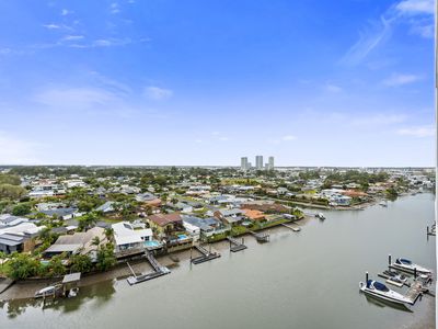 51005 / 5 Harbour Side Court, Biggera Waters