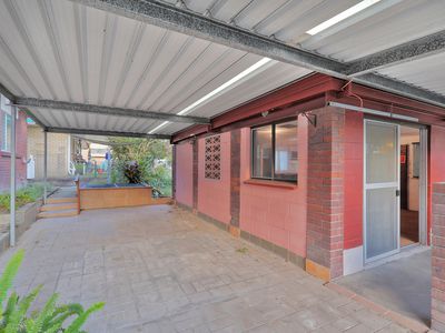 5 Pine Drive, Woodridge