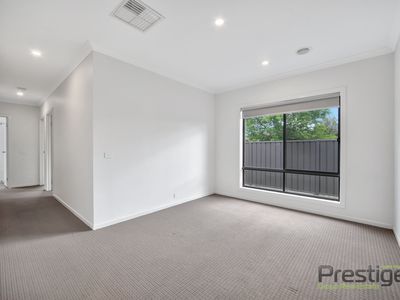 7 Firelight Drive, Tarneit