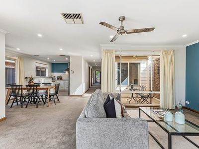 2 / 12 Howell Place, Wynn Vale
