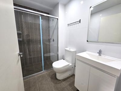 1209 / 11 Charles Street, Canterbury