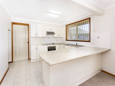4 / 37 Addison Avenue, Lake Illawarra