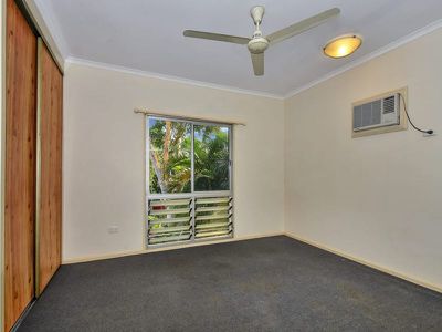 8 Crinum Court, Moulden