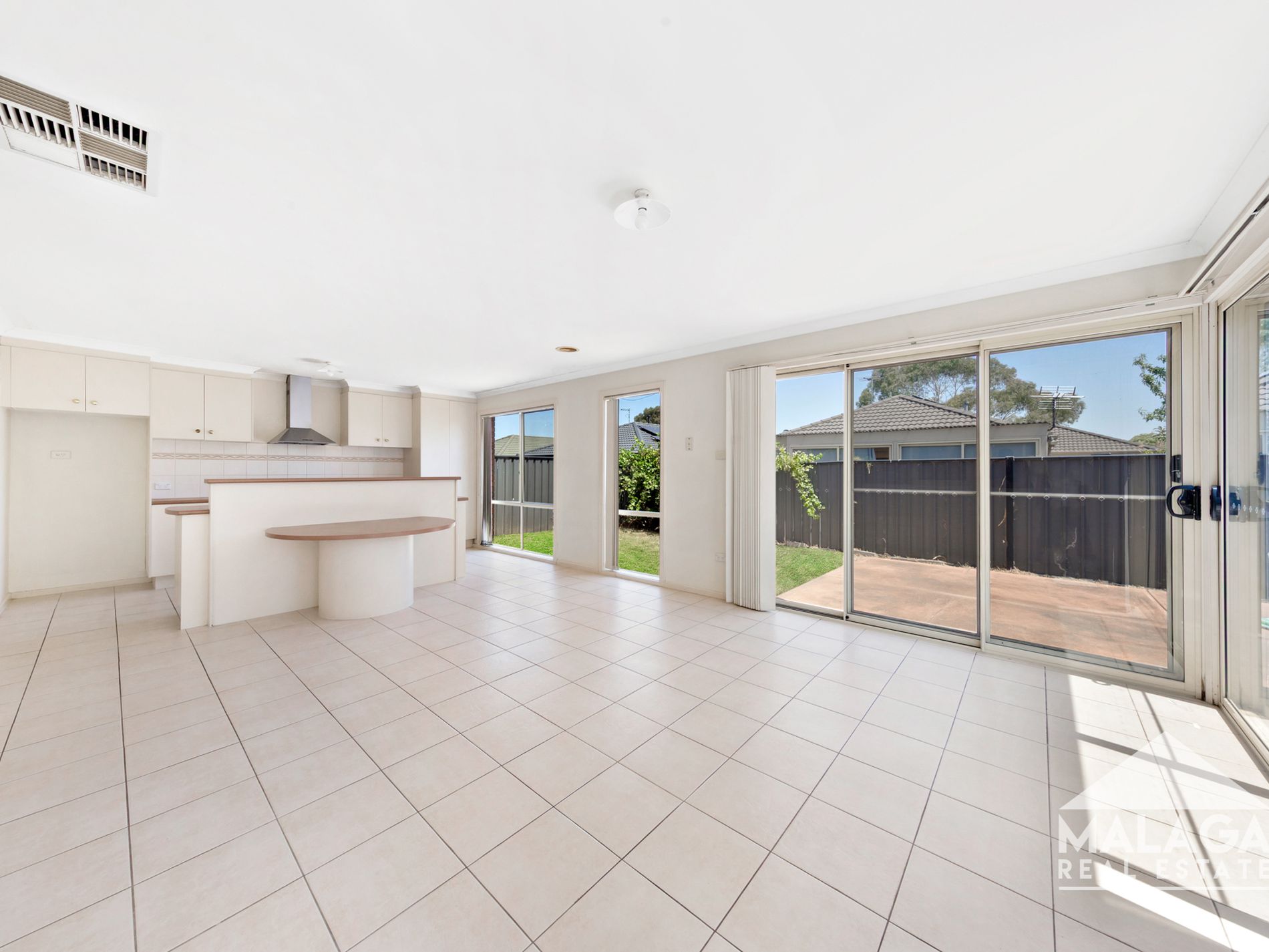 24 Gosford Gardens, Derrimut