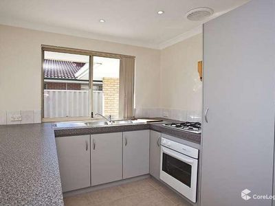 8  Nooyan Close, South Guildford