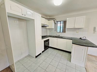 18 / 8-10 Gloucester Avenue, Burwood