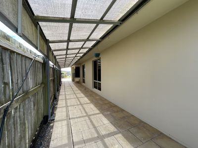 64 Cromdale Circuit, Kawungan