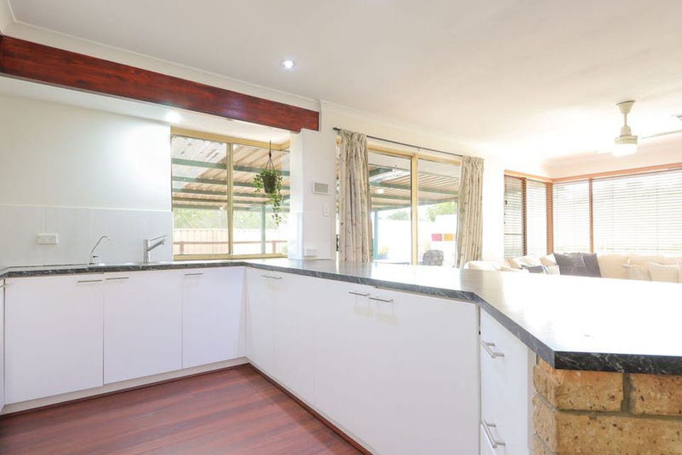 11 Cowlishaw Rise , Parmelia