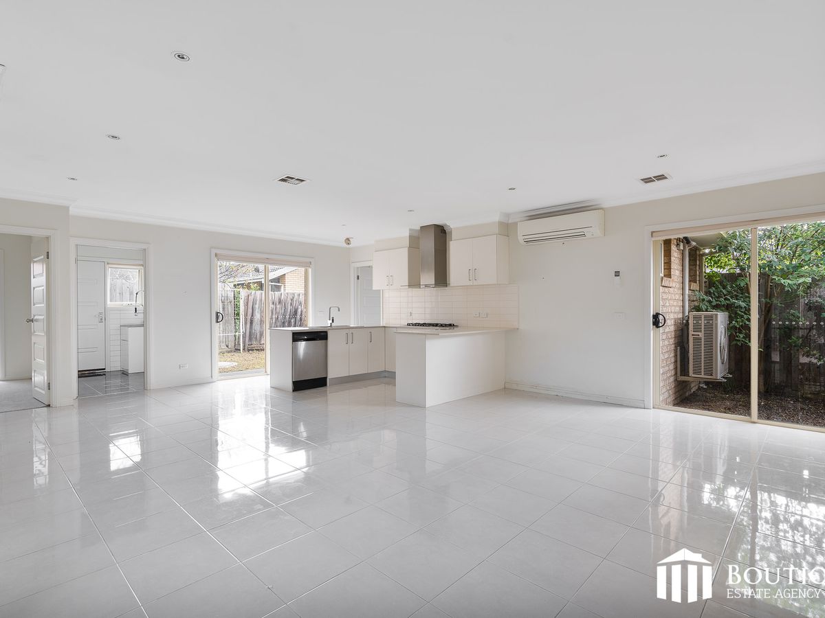 2 / 15 Hughes Crescent, Dandenong North