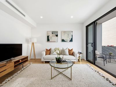 Townhouse / 9-9a Old Berowra Road, Hornsby